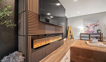 302 33rd St SE, Altoona, IA 50009
