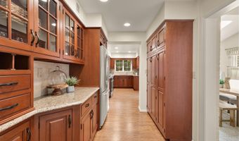 7822 MOORLAND Ln, Bethesda, MD 20814
