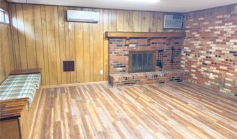2117 Oakwood Ln, Abilene, TX 79605