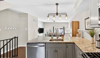 210 Braeshire Dr D, Ballwin, MO 63021