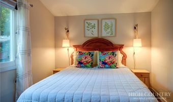 408 Clubhouse Dr, Banner Elk, NC 28604