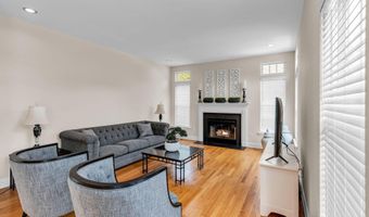 29 Tupelo Rd, Bayville, NJ 08721