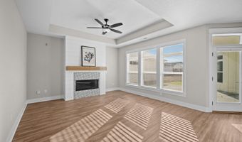 2220 Suncrest Dr, Ames, IA 50014
