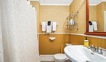 5 Greenhouse Ln, Bradford, NH 03221