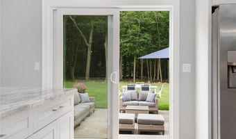 42 E Lantern Rd, Lincoln, RI 02865