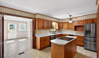 111 Highland Acres Dr, Boiling Springs, SC 29316