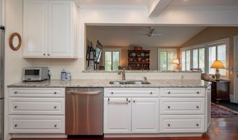 198 Gibbs Ave, Newport, RI 02840