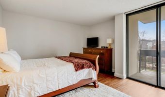 5300 HOLMES RUN Pkwy 417, Alexandria, VA 22304