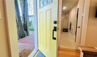 35 Memorial Blvd 1, Newport, RI 02840