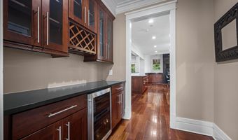 9715 SINGLETON Dr, Bethesda, MD 20817