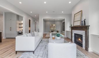 809 N KENMORE St, Arlington, VA 22201