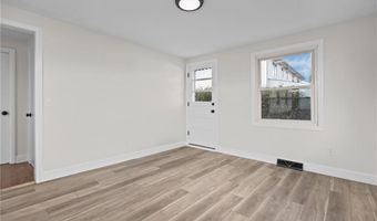 99 Salem Ave, Cranston, RI 02920