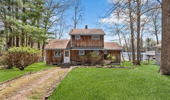 316 Court House Ln, Burrillville, RI 02859