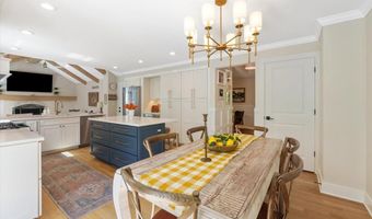 1307 Red Oak Plantation Dr, Ballwin, MO 63021