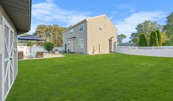48 Poplar St, Beachwood, NJ 08722