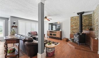 17274 Kansas Ave, Basehor, KS 66012