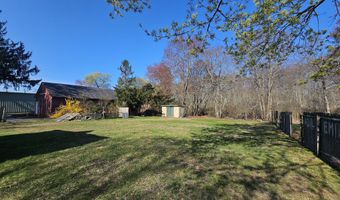 35 Meadow Rd, Clinton, CT 06413