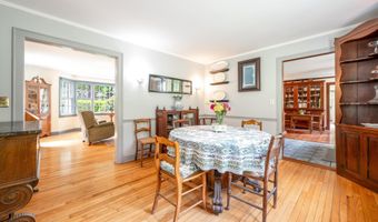 19 Junction Rd, Brookfield, CT 06804