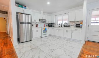 36 Benson Dr, Danbury, CT 06810