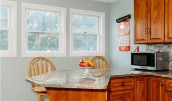 16 Ward Ave, Middletown, RI 02842