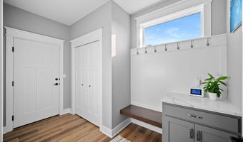 4401 Everest Cir, Ames, IA 50014