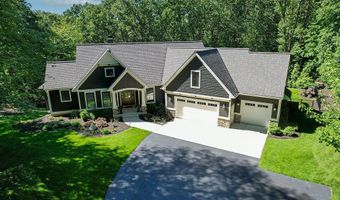 547 Roundtree Dr NE, Ada, MI 49301