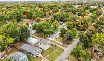 1115 7th St, Baldwin City, KS 66006