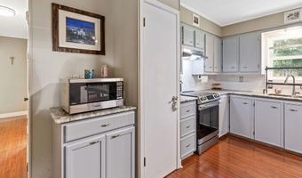 1010 Eaton Dr, Abbeville, LA 70510