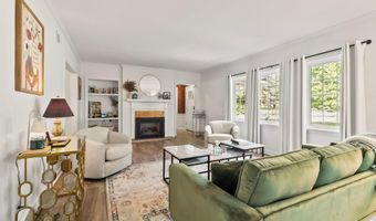 916 Midway Dr, Auburn, IN 46706