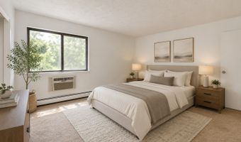 132 Sutton Pl 132, Bloomfield, CT 06002