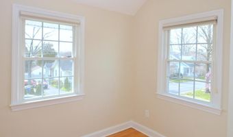 2441 N MCKINLEY St, Arlington, VA 22207