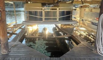 1640 JUNO Trl 103F, Astor, FL 32102