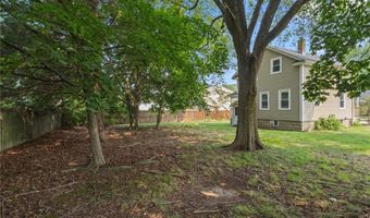15 Spruce Ave, Cranston, RI 02910
