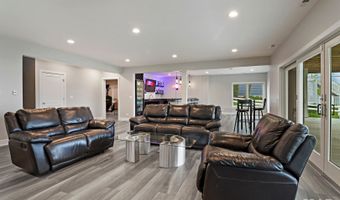 40561 N Newport Dr, Antioch, IL 60002