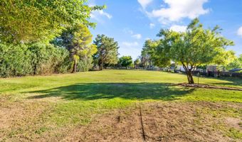 2029 W SHAWNEE Dr, Chandler, AZ 85224