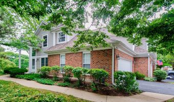 2015 N Silver Lake Rd 1, Arlington Heights, IL 60004