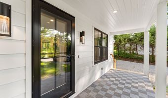 35 New St, Sharon, CT 06069