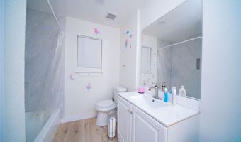 107 W Purdom Ave, Alvarado, TX 76009