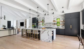 7101 LONGWOOD Dr, Bethesda, MD 20817