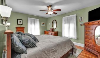 497 Maple Ave, Cheshire, CT 06410