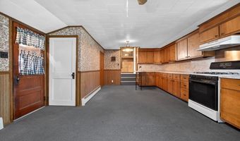 8275 MERTZTOWN Rd, Alburtis, PA 18011