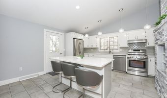 240 Oak St, Centerville, MA 02632