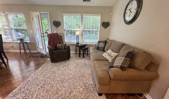 7327 Oak Knoll Dr, Indianapolis, IN 46217