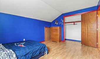 27 Country Hill Rd, Nashua, NH 03063