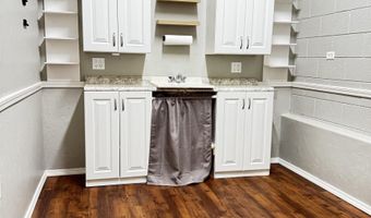 412 W Main St, Artesia, NM 88210