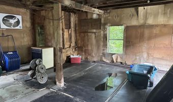 63 Washington St, Augusta, ME 04330