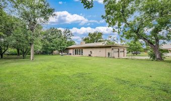 5401 E 40th St N, Bel Aire, KS 67220
