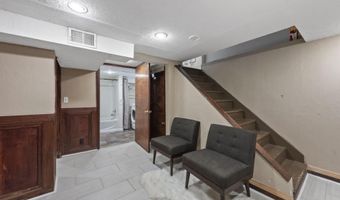 922 Palmer Rd, Columbus, OH 43212