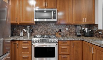 106 Halfmoon Dr, Altamont, NY 12009