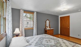 5310 Dorsett Dr, Madison, WI 53711